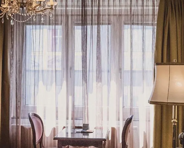 Henri Hotel