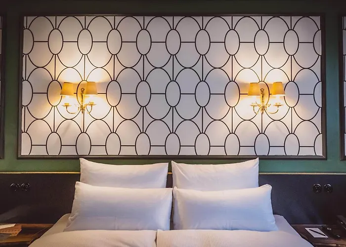Henri Hotel 4*