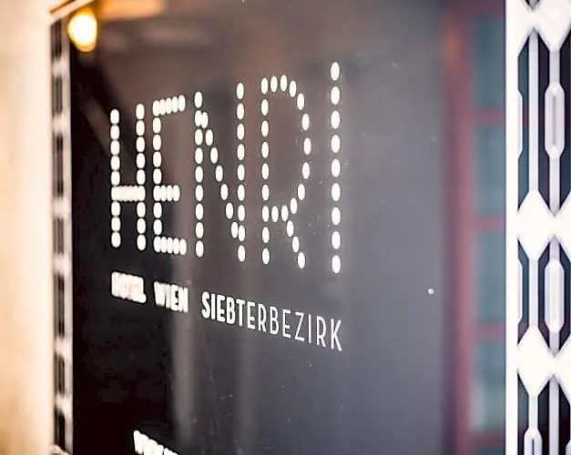 Henri Hotel 4*